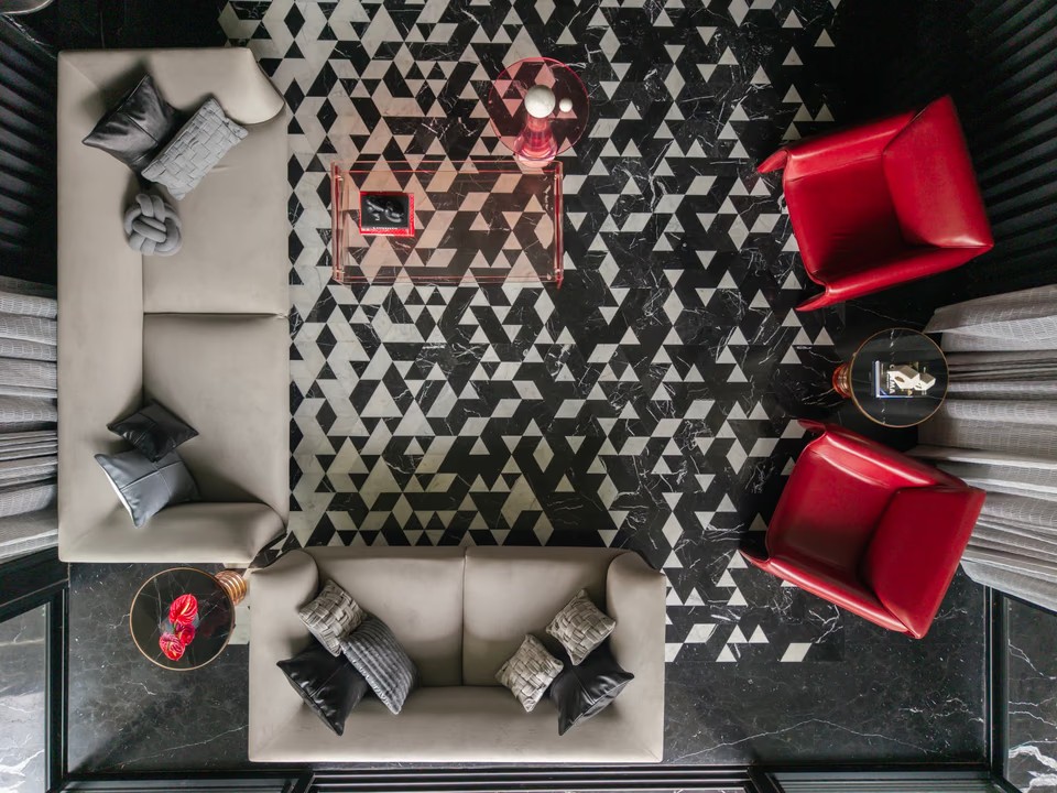 The Monochrome Rouge