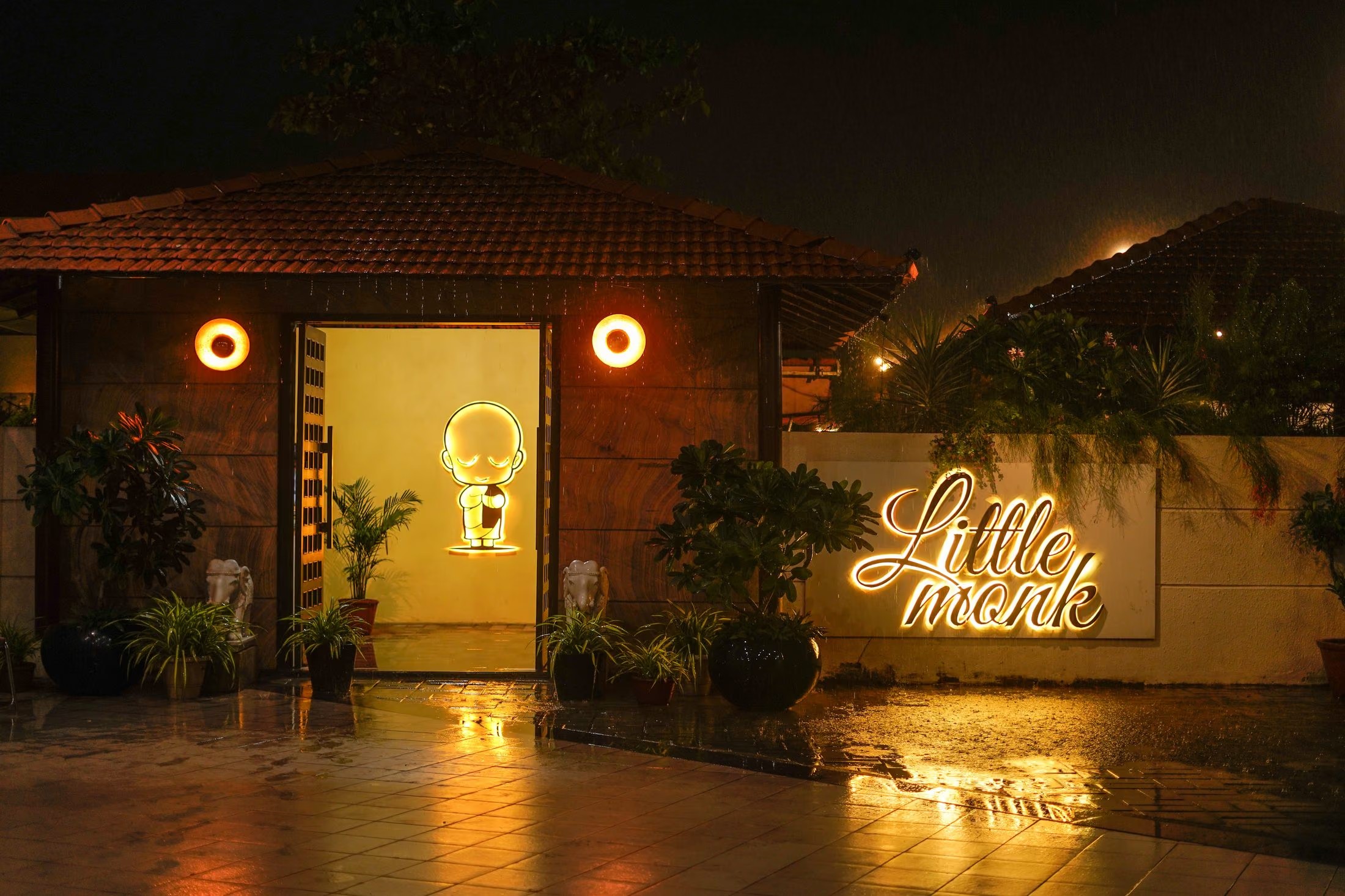 Little Monk Restaurant 11